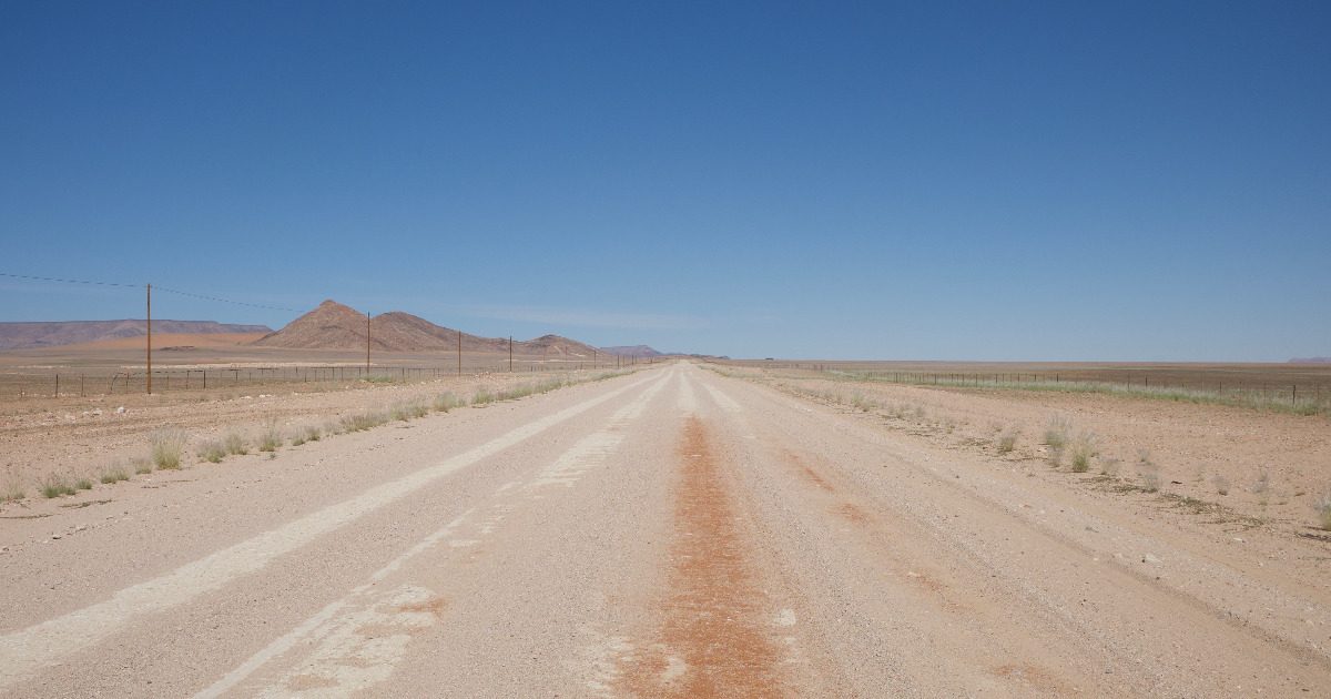 Autotour Namibie : 4x4, distances et erreurs à éviter — illustration du guide voyage Namibie