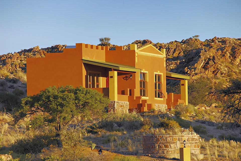 Desert Horse Inn — lodge ou camp en Namibie