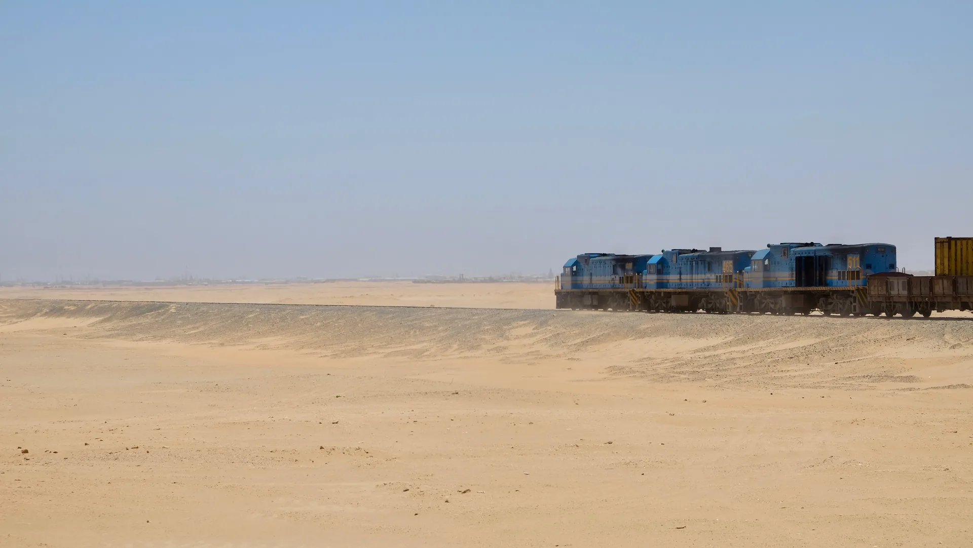 Jour 8 — Namibie grand format     du Fish River Canyon jusqu'à Etosha      lodge et camping