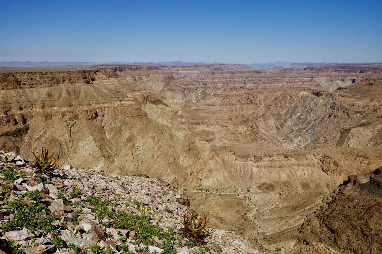 Jour 3 — Namibie grand format     du Fish River Canyon jusqu'à Etosha      lodge et camping