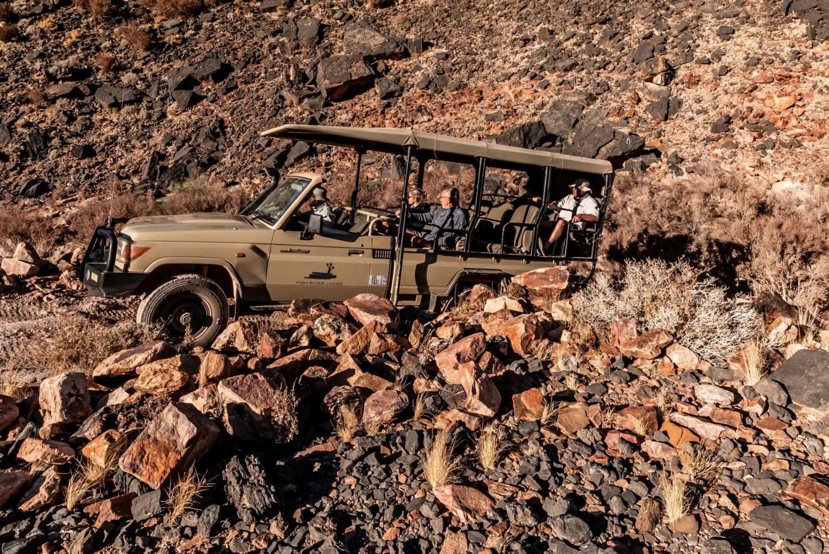 Jour 4 — Namibie grand format     du Fish River Canyon jusqu'à Etosha      lodge et camping