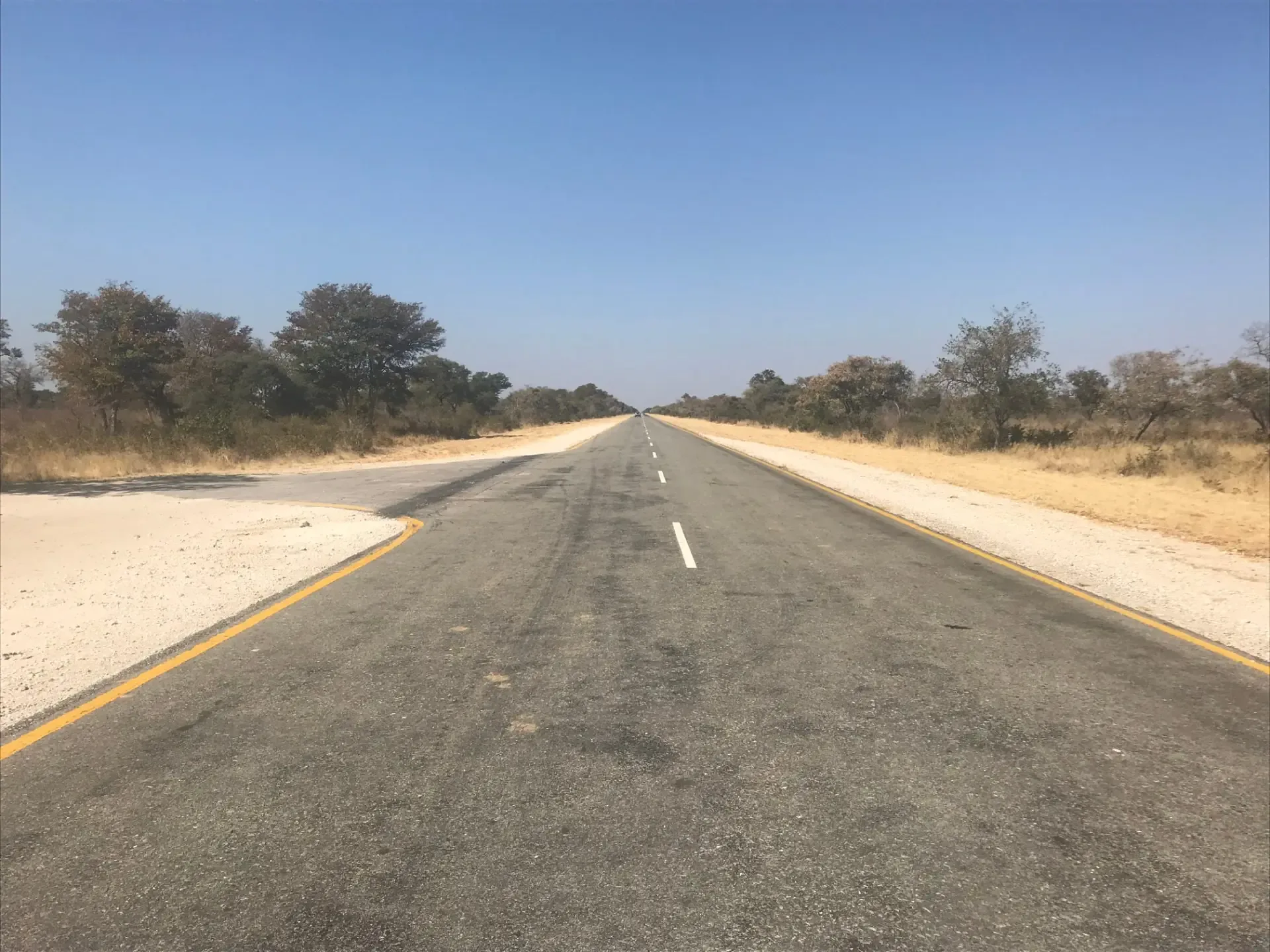 Jour 10 — De la Namibie aux chutes Victoria 13 jours guidé francophone